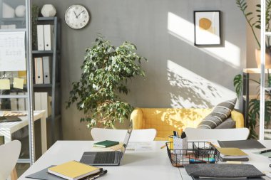 İş yeri olan modern ofis