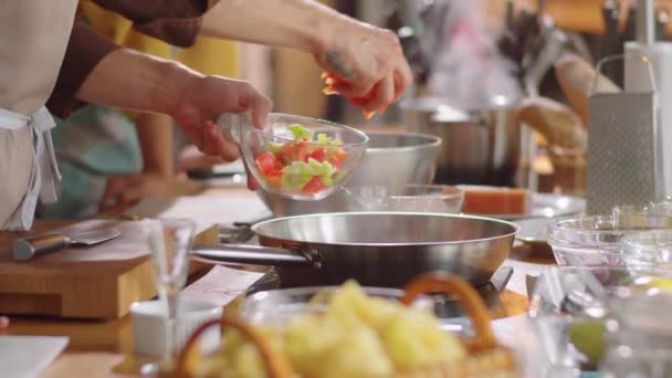 Midsection Shot Hands Male Chef Putting Pieces Bell Peppers Pan — Stock Video