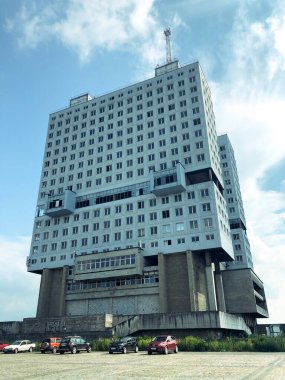 Kalininingrad, Rusya - 21 Ağustos 2020. Kaliningrad 'daki Terk Edilmiş Konsey Binası, Sovyetler Evi