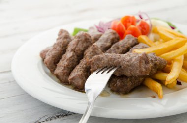 Sebzeli kıyma haddelenmiş