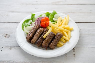 Sebzeli kıyma haddelenmiş