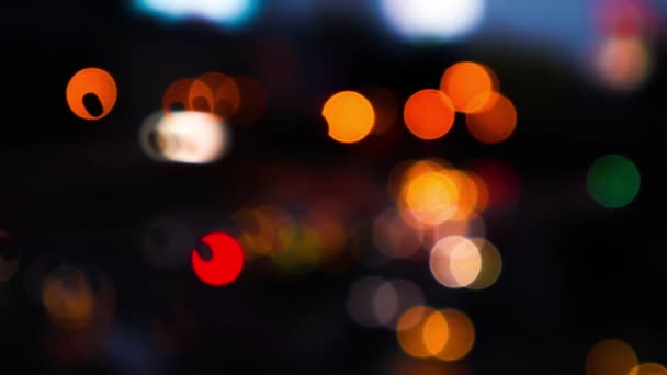 Νυχτερινά Φώτα Του Δρόμου Θολή Bokeh Των Αυτοκινήτων Στην Κυκλοφορία — Αρχείο Βίντεο