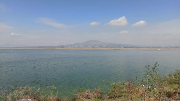 Boczna Panorama Laguny Zumpango Gdzie Widzimy Krystalicznie Czystą Wodę Poruszającą — Wideo stockowe