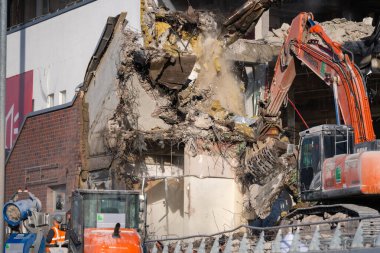 Bremen Almanya 24 Şubat 2021: Weser gezinti güvertesindeki Vegesack 'taki Haven Hvt yıkılıyor ve bir inşaat alanı gibi görünüyor