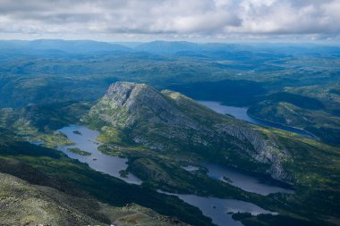 1800 metre yüksekliğindeki Gaustatoppen 'den Norveç' in güzel manzarası