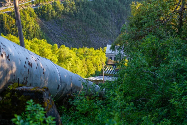 Norveç 'teki Vemork enerji santralinde geçmişin izini sürüyorum.
