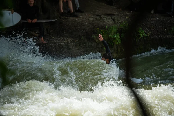 2021 Alemania Múnich Fotos Del Surfista Del Jardín Inglés Isa —  Fotos de Stock