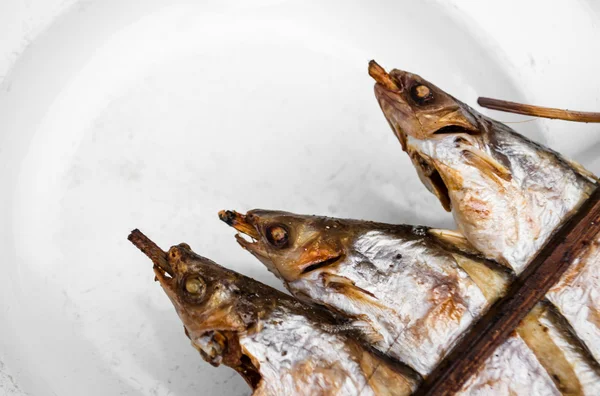 Pescado a la plancha —  Fotos de Stock