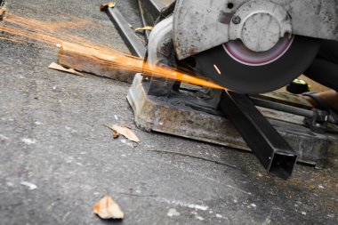 Makineleri, metal kesme için