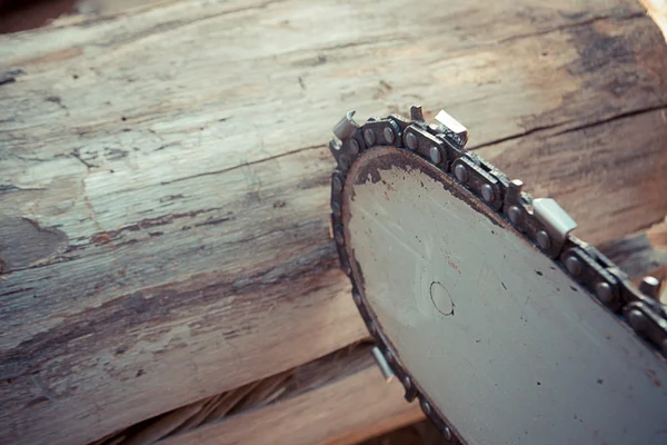 Mes voor snijden hout zagen — Stockfoto