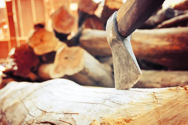 AX op het hout. — Stockfoto