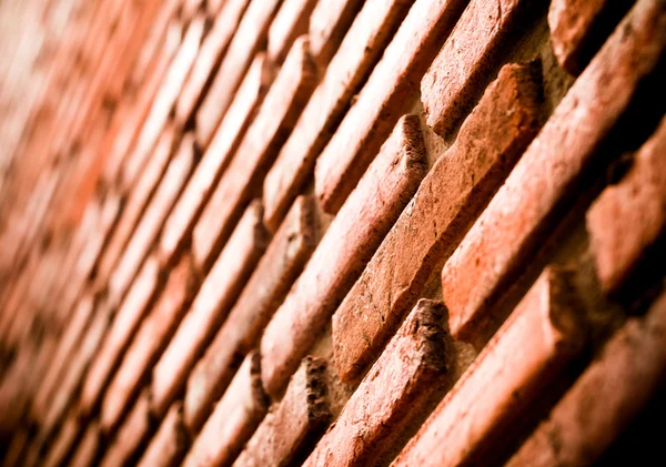 Ziegel mit schmutziger Mauer — Stockfoto