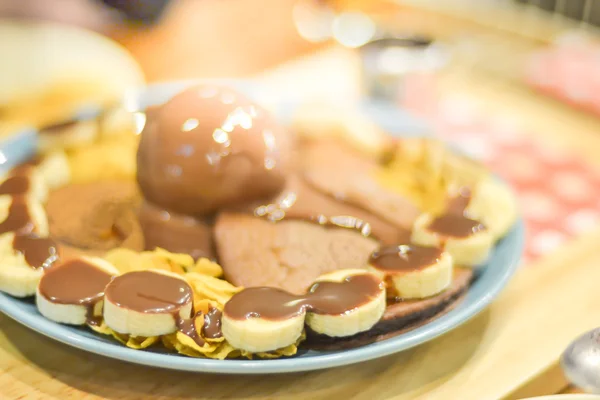 Helado y tortita de postre — Foto de Stock