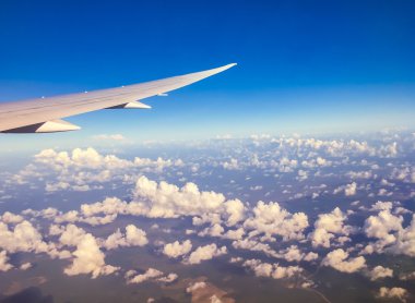 yukarıda mavi gökyüzü bulut 