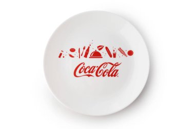 Zaporozhye, Ukrayna 25 Ekim 2020: Beyaz zemin üzerinde Coca Cola logosu olan imzalı beyaz plaka.
