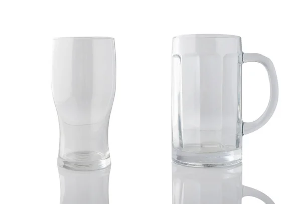 Ποτήρι Μπύρας Και Κούπα Άδειο Διάφανο Μονωμένο Λευκό Φόντο — Φωτογραφία Αρχείου