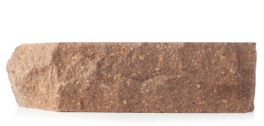 Tuğla dış dokusu beyaz arka planda izole edilmiş. İçi boş kırmızı tuğla.