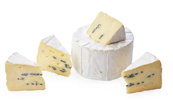 Camembert Beschimmelde Kaas Geïsoleerd Witte Achtergrond Mengsel Van Camembert Brie — Stockfoto