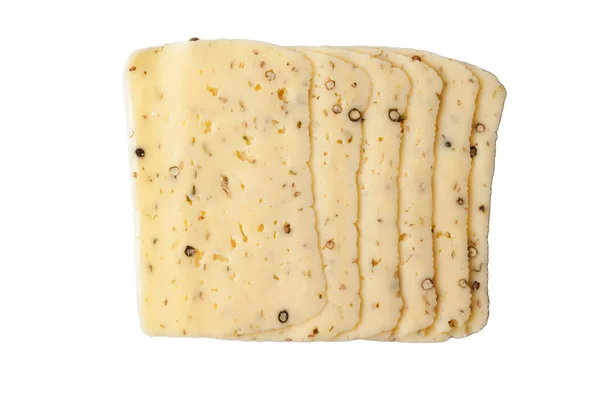 白い背景に隔離されたエンドウ豆とスパイスチーズ黒コショウのスライス — ストック写真