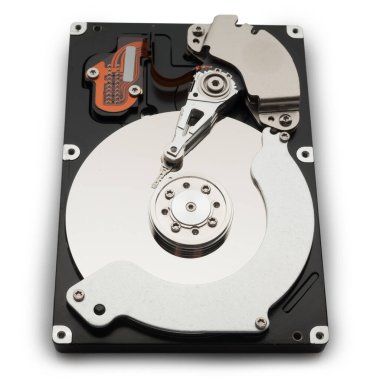 Disk sürücüsü beyaz arkaplanda izole edildi.