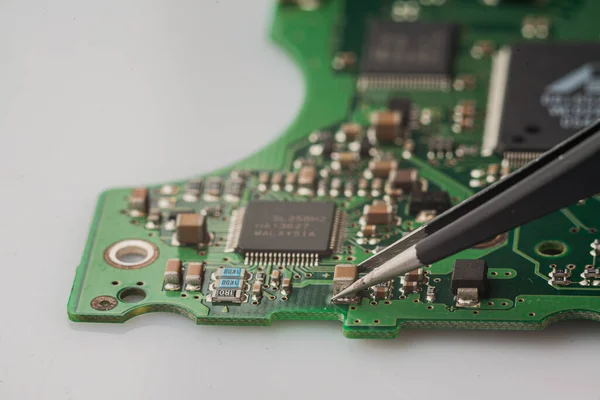 Microcircuit Macro Close Green Color Concept Technology Repair Computers Smartphones — Stock Photo, Image