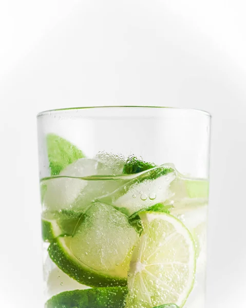 Mojito Cocktail Glass White Background Close Cold Light Drink Lime — Stock Photo, Image