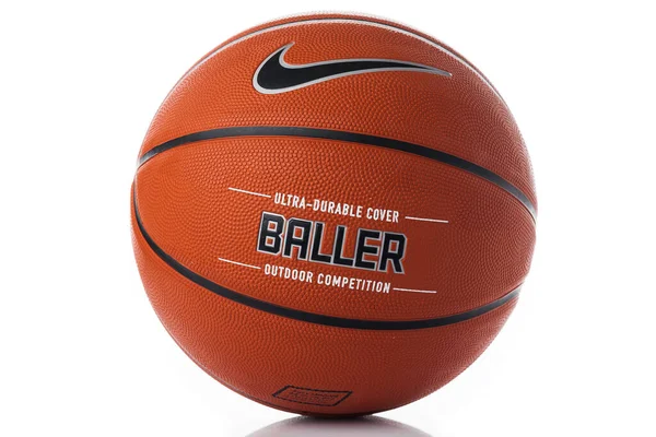 Nike Brand Basketball Ball Nike Baller Orange Rubber Outdoor Ball — Stock Photo, Image