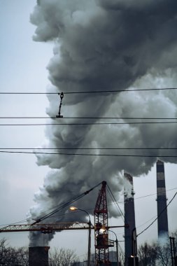 Endüstri metalurji fabrikası, duman, duman emisyonları, kötü ekoloji karışımı.