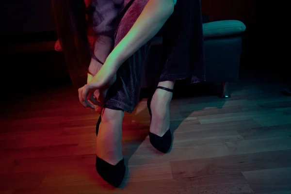 Pernas Femininas Elegantes Bombas Salto Alto Close Sapatos Noite Sexy — Fotografia de Stock