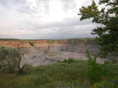 Taş ocağı üst görünümü madencilik üst görünümü.