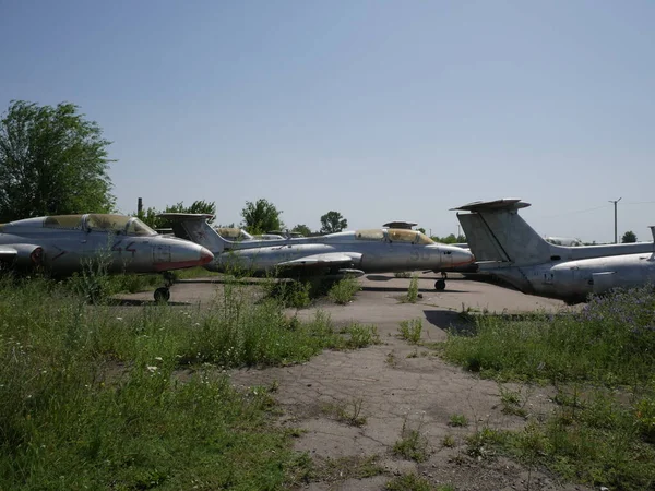 Avión Combate Militar Viejo Abandonado Roto Equipo Militar Abandonado — Foto de Stock