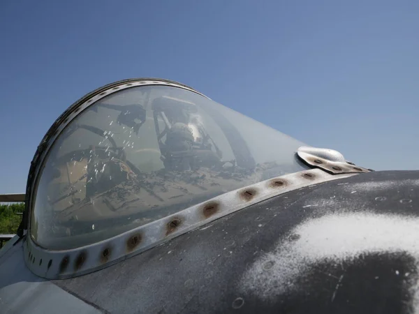 Militair Gevechtsvliegtuig Oud Verlaten Gebroken Militaire Verlaten Uitrusting — Stockfoto