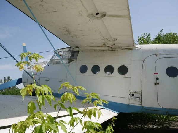 Régi Elhagyatott Gép Elhagyatott Törött Repülők Alapja — Stock Fotó