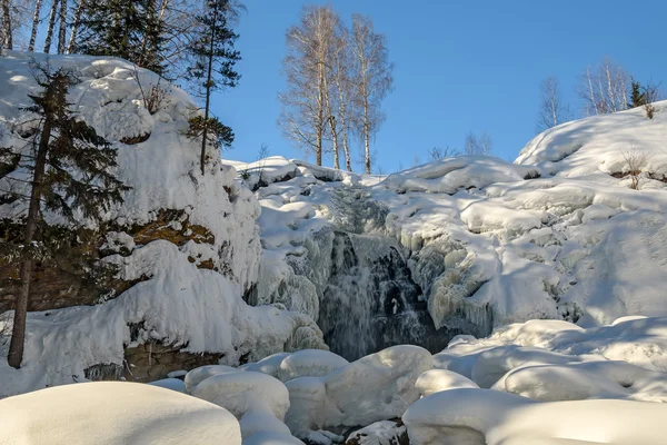 Şelale kış kar dağ — Stok fotoğraf