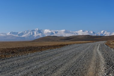 yol bozkır dağ kar gökyüzü 