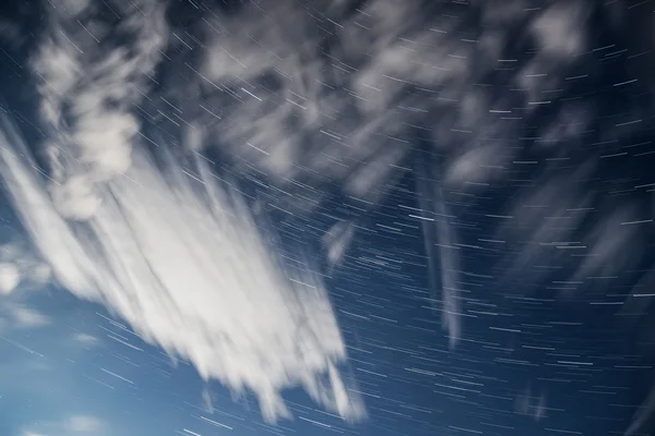 空星トラック雲の背景 — ストック写真
