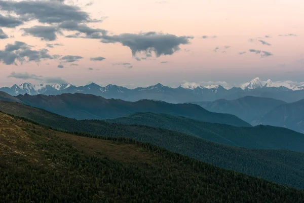 Bjerge peak sne himmel solopgang - Stock-foto