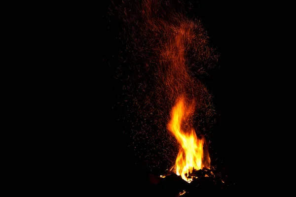 Amazing Bonfire Beautiful Yellow Orange Spurts Flames Huge Sheaf Sparks — Stock Photo, Image