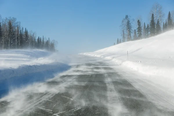 sürüklenen kar yol snowdrifts 