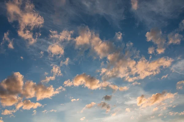 空雲夕日 — ストック写真