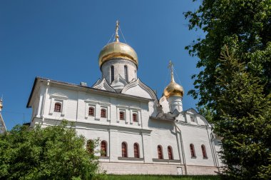 Kilise Manastırı din
