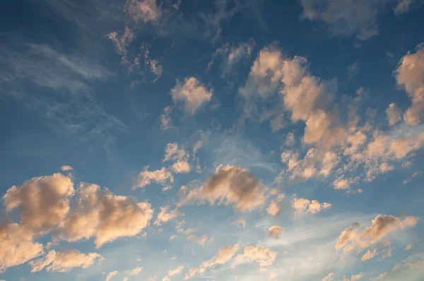 空雲夕日 — ストック写真