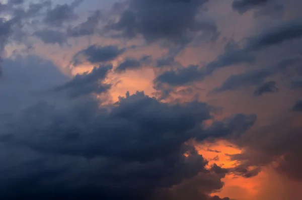 夕焼け雲嵐 — ストック写真