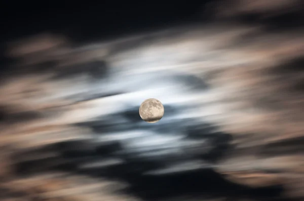 Закат луны — стоковое фото