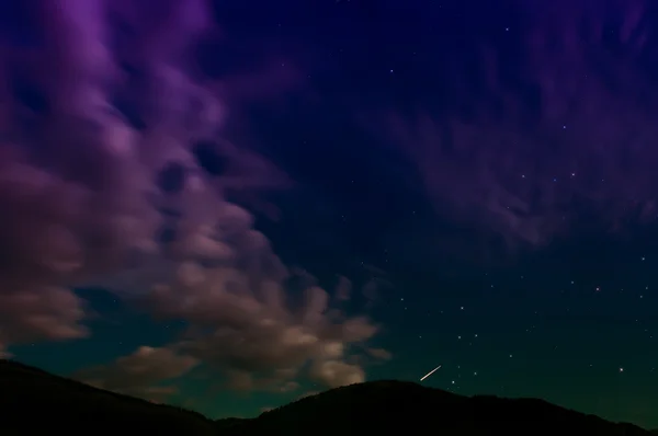Wolken am Sternenhimmel — Stockfoto