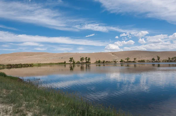 Lac steppe ciel nuages — Photo