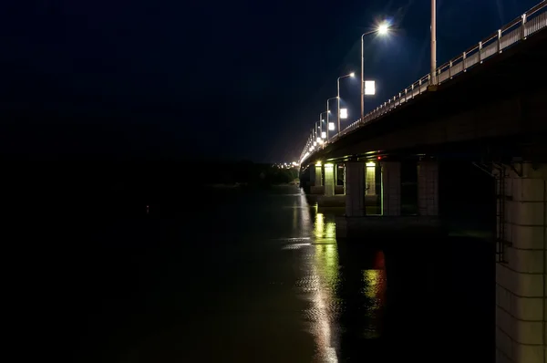 Γέφυρα νύχτα τα φώτα — Φωτογραφία Αρχείου