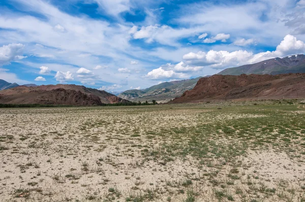 Estepa desierto montaña cielo — Foto de Stock