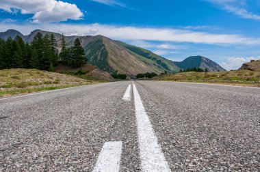 yol dağlar gökyüzü asfalt