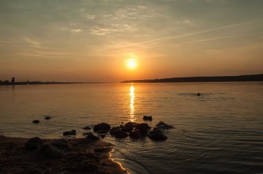 nehir taşları günbatımı güneş